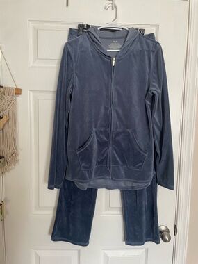 HUE Women’s Medium Velour Zip Hoodie & Pants Set - Slate Blue